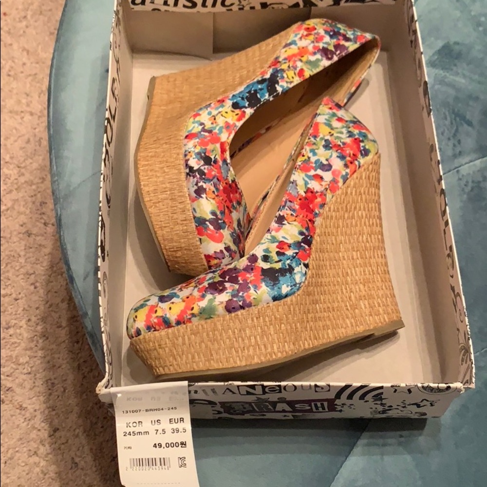 Flower wedges